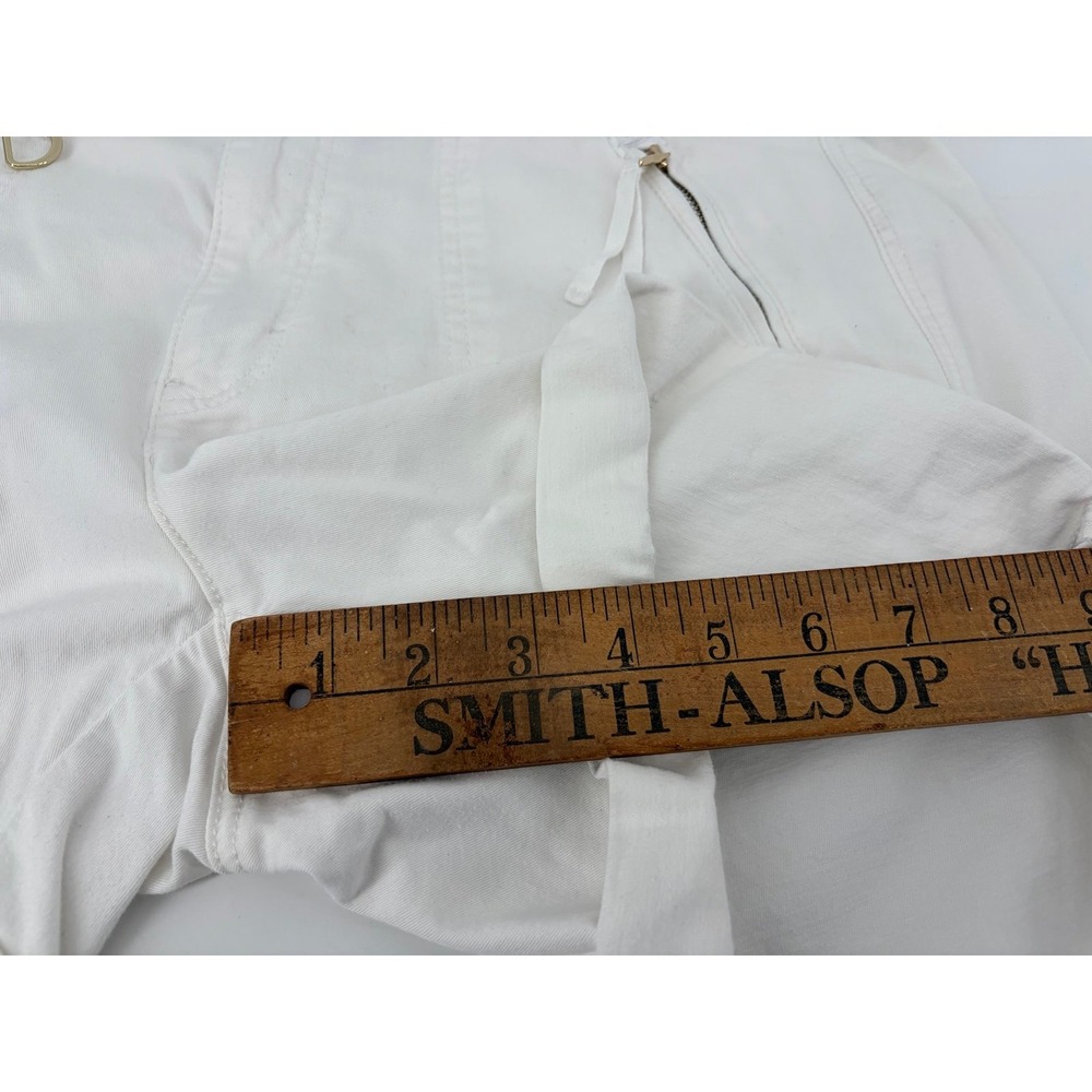 White House Black Market Mid-Rise Pret-A-Play Shorts White, Side Zip, Woman 10 - Picture 9 of 11